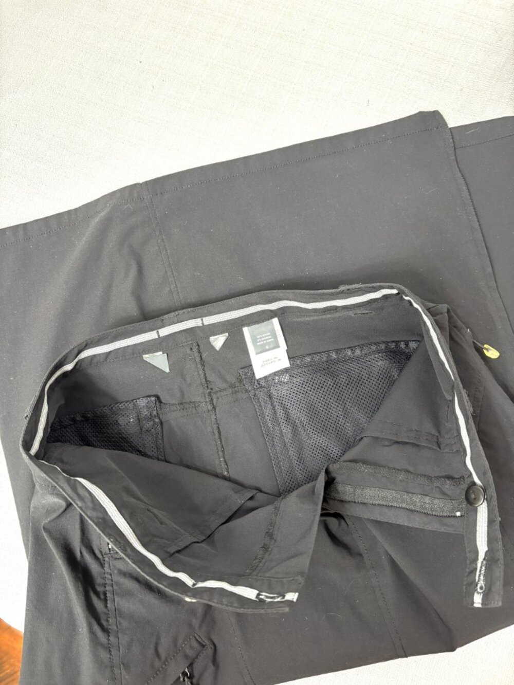 Eddie Bauer Sport Nylon Spandex Cargo Midi Black Skirt Sz 4 EUC - Picture 11 of 15
